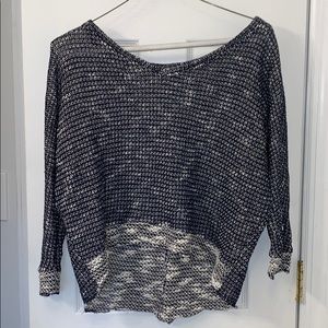 Quarter sleeve t-shirt